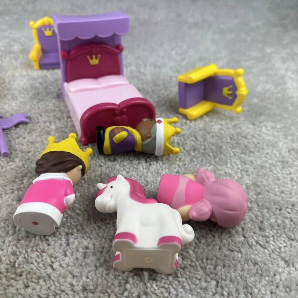 Playgo Royal Castle Set 15 pcs King Queen Princess‎ Horse Furniture Replacements
